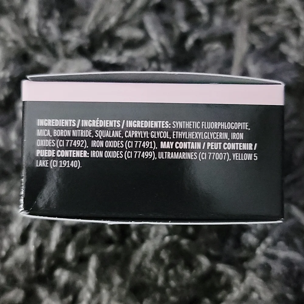 💖NIB Mary Kay Silky Setting Powder: Light Ivory💖